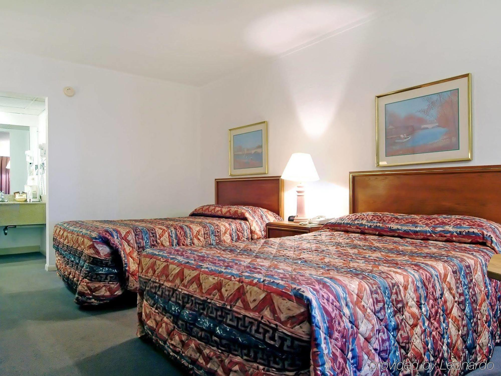 Econo Lodge Topeka Oda fotoğraf