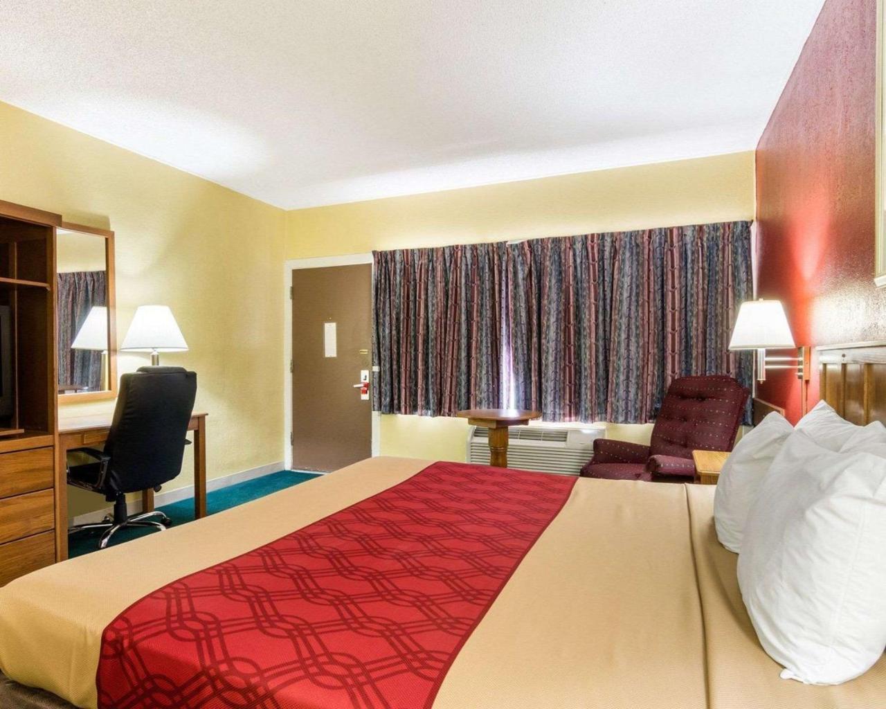 Econo Lodge Topeka Dış mekan fotoğraf