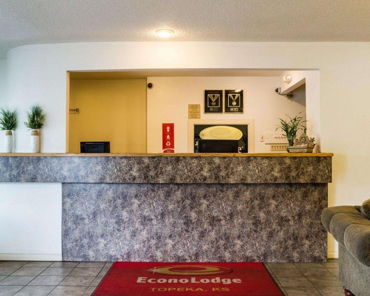 Econo Lodge Topeka Dış mekan fotoğraf