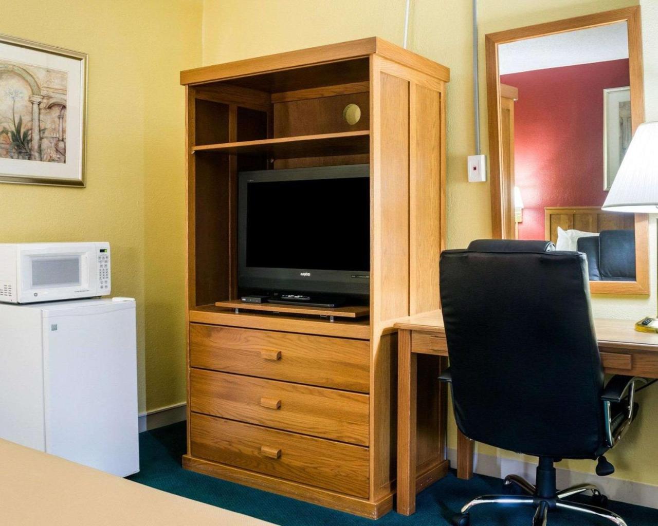 Econo Lodge Topeka Dış mekan fotoğraf