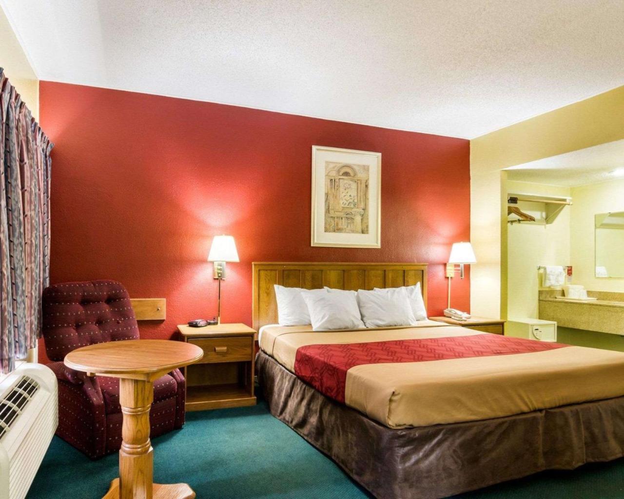 Econo Lodge Topeka Dış mekan fotoğraf