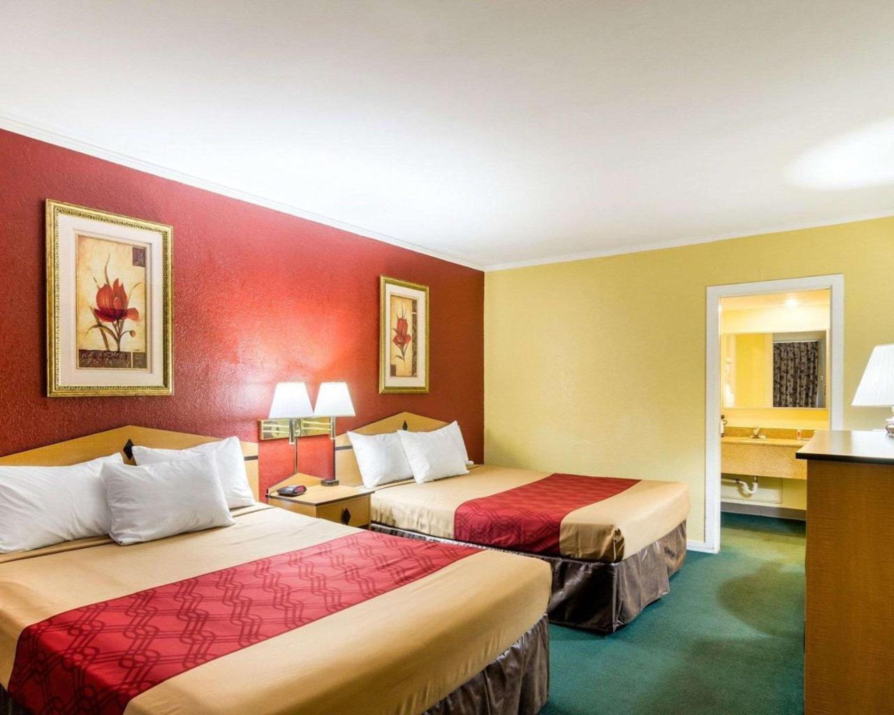 Econo Lodge Topeka Dış mekan fotoğraf