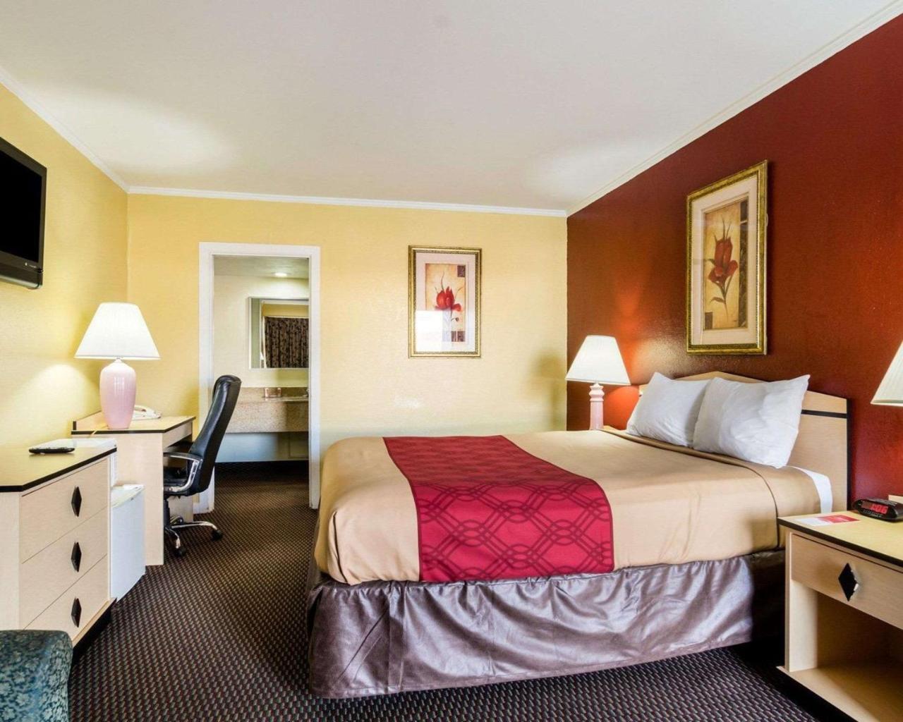 Econo Lodge Topeka Dış mekan fotoğraf