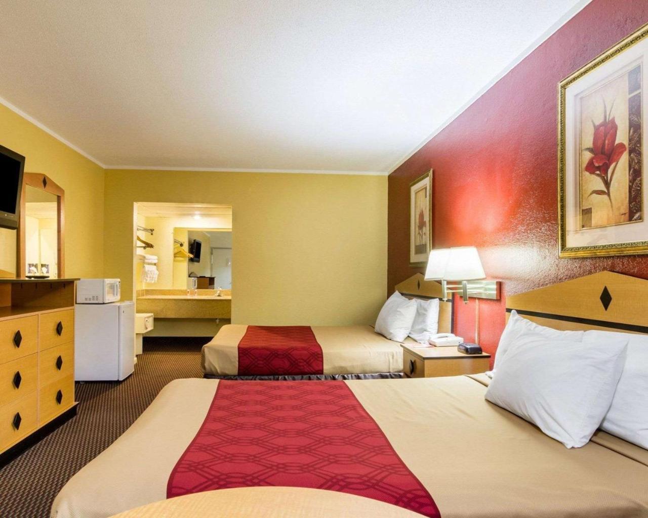 Econo Lodge Topeka Dış mekan fotoğraf