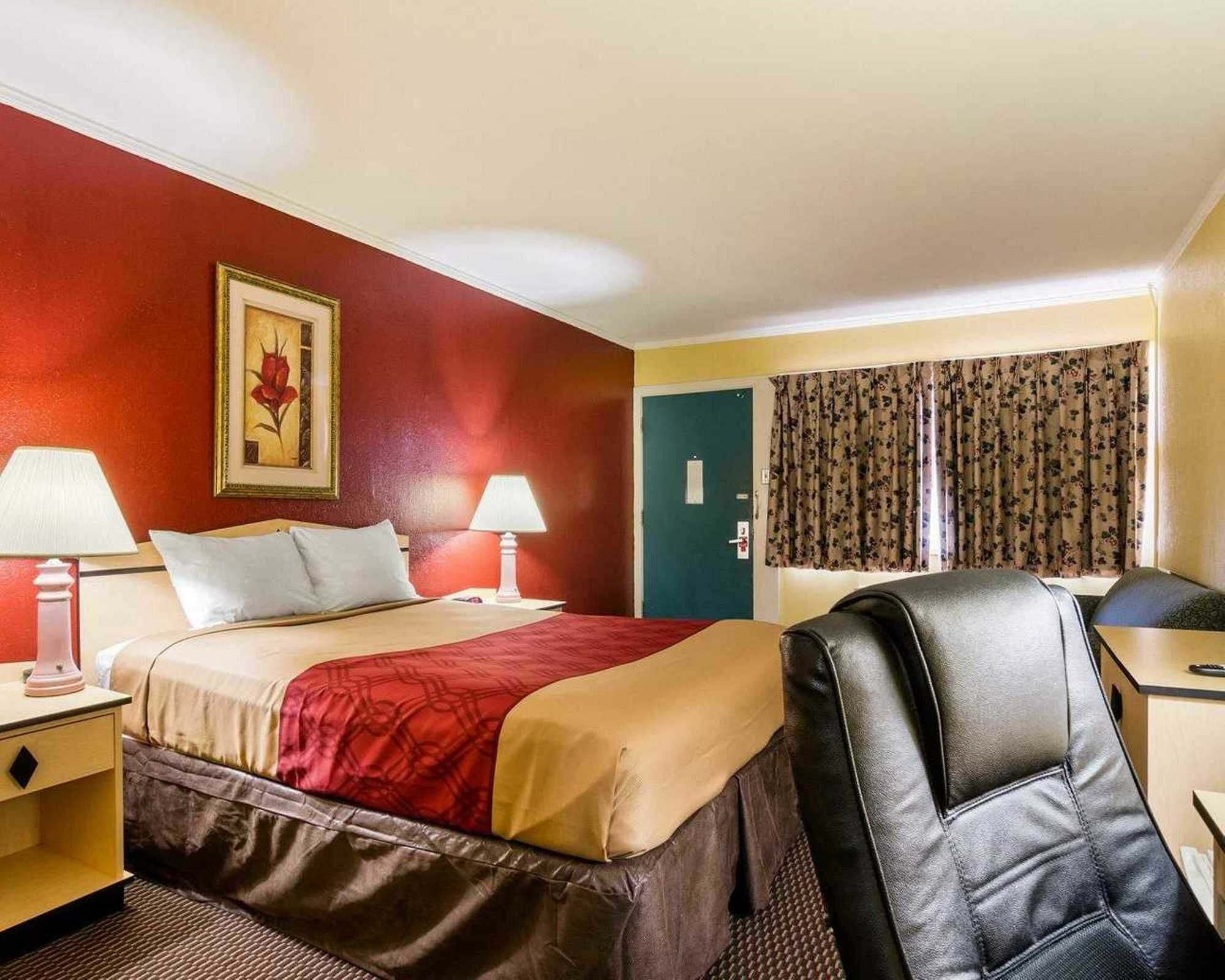 Econo Lodge Topeka Dış mekan fotoğraf