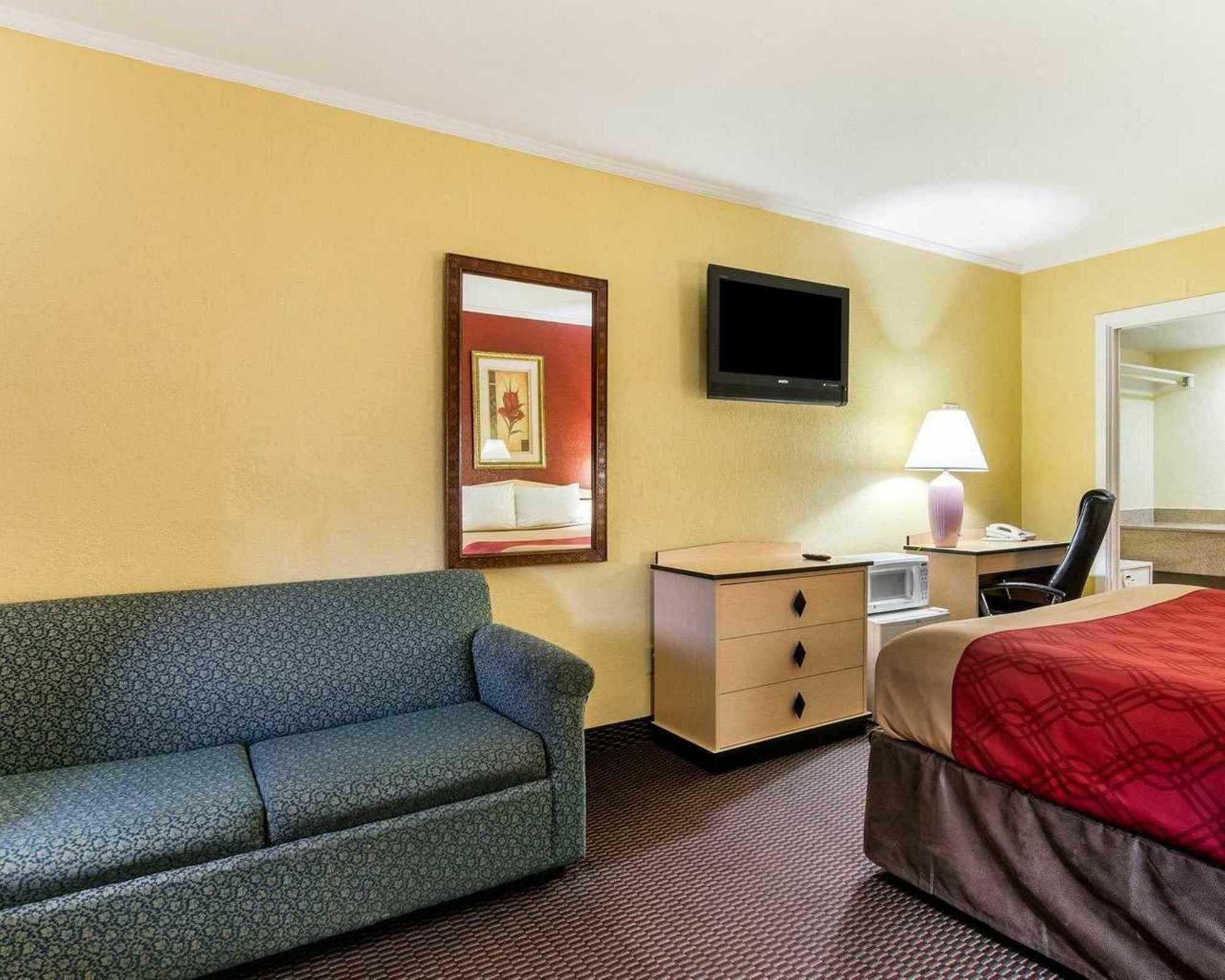 Econo Lodge Topeka Dış mekan fotoğraf